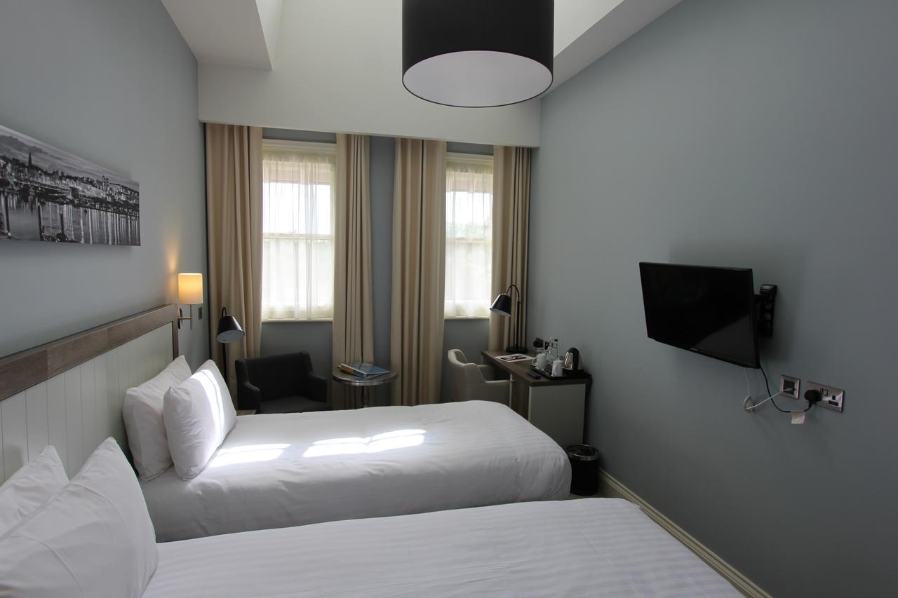Yarrow Hotel Бродстейрс Экстерьер фото